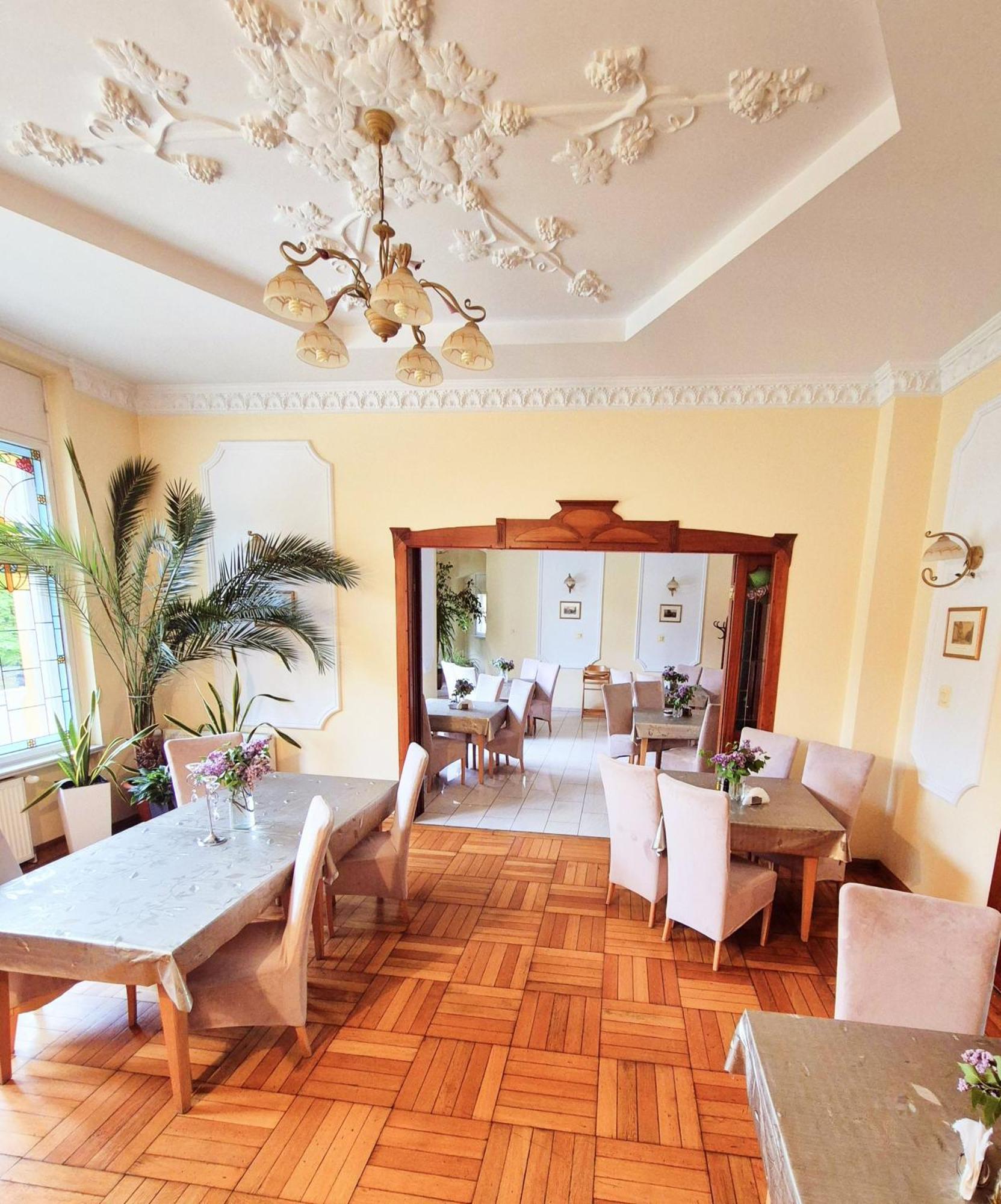 Hotel Palacyk Legnica Dış mekan fotoğraf