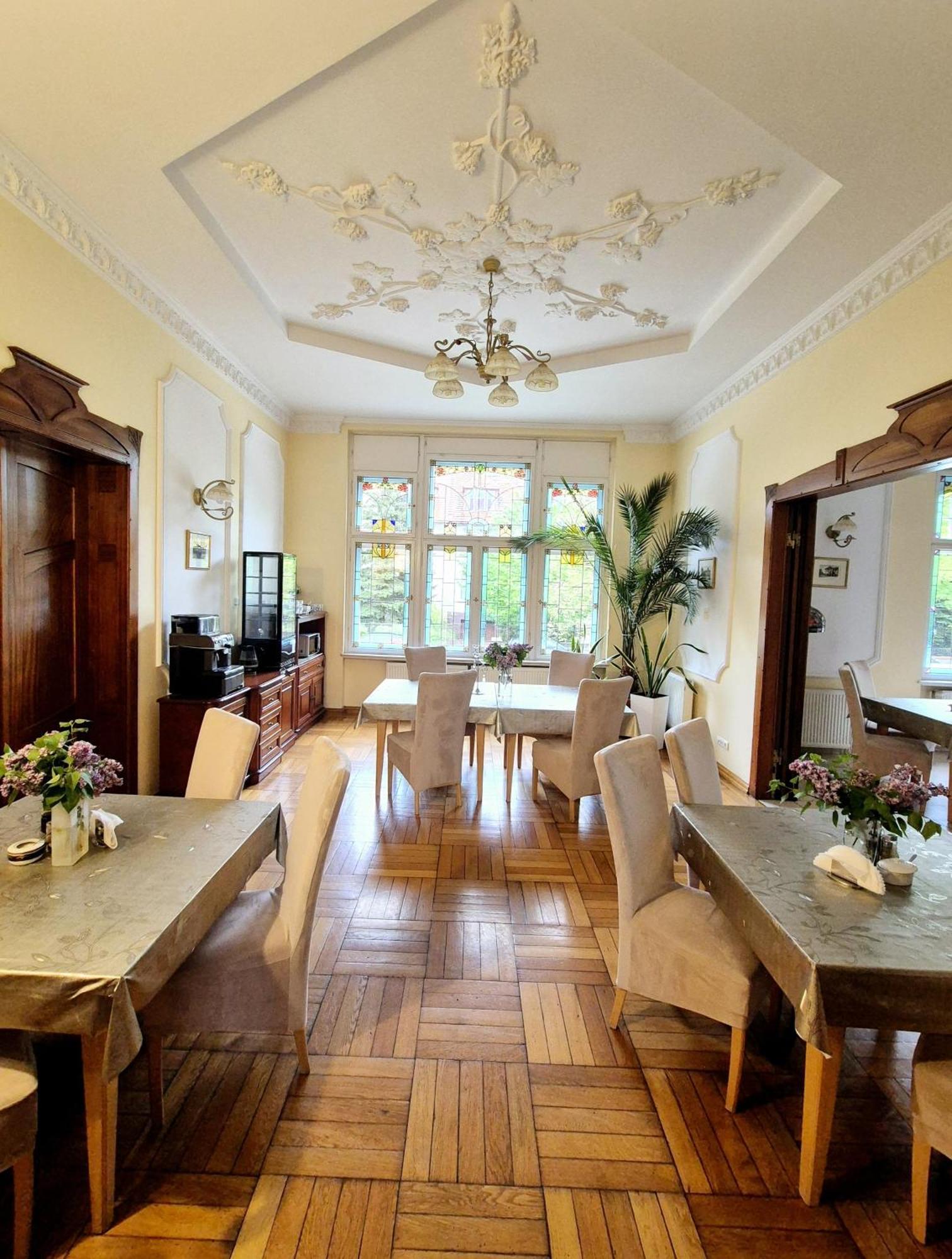 Hotel Palacyk Legnica Dış mekan fotoğraf