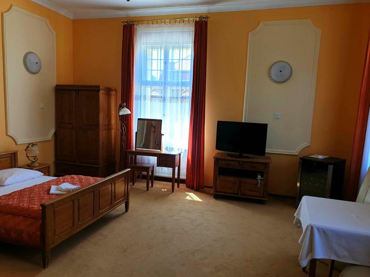Hotel Palacyk Legnica Dış mekan fotoğraf